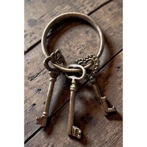 Vintage Skeleton Keys on a Ring, Gold Tone, Metal